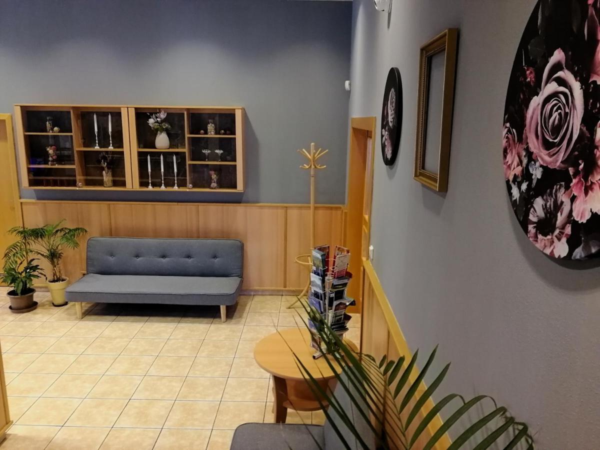 Vzdelavaci Stredisko A Hotel Varnsdorf Luaran gambar
