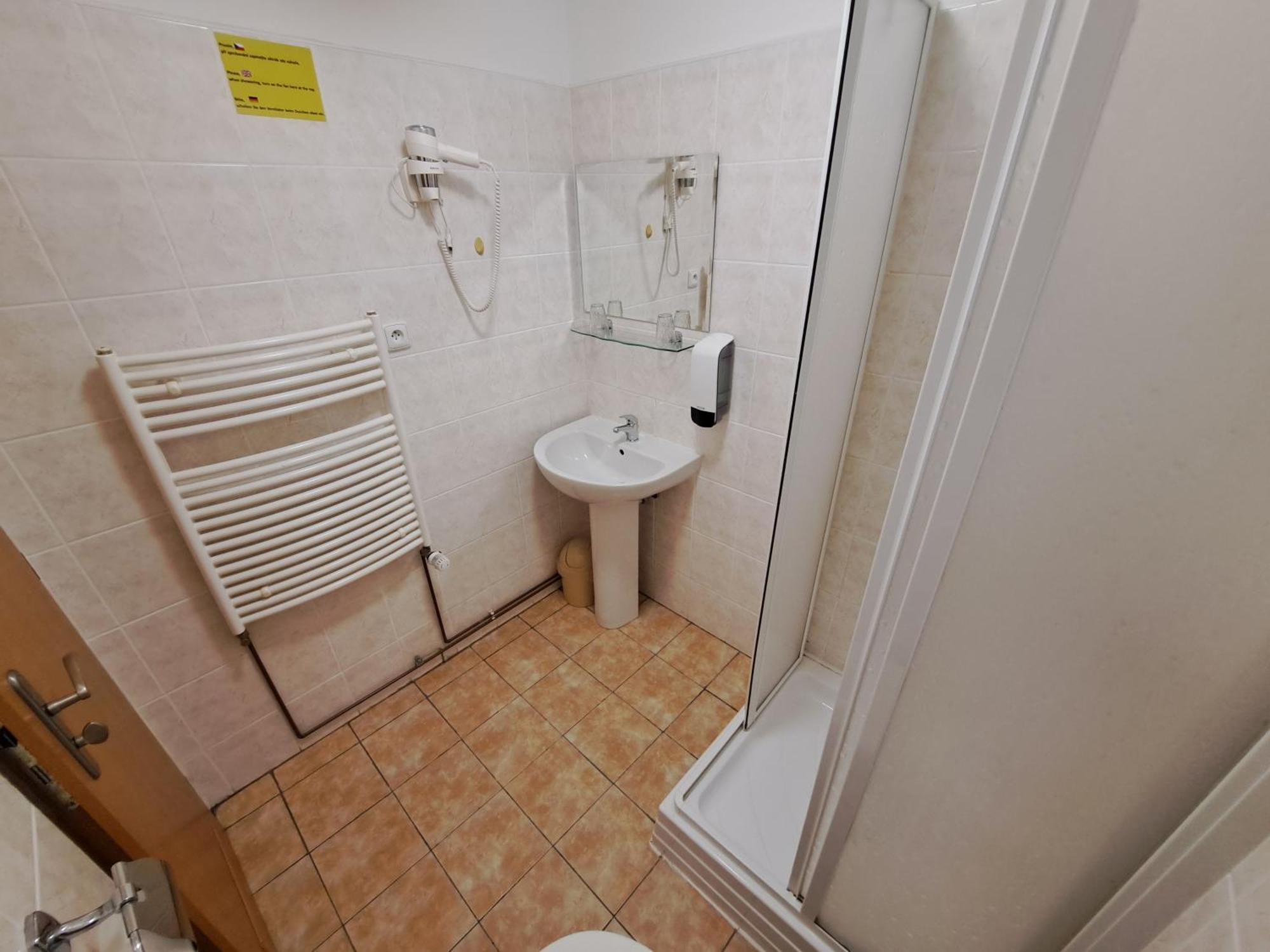 Vzdelavaci Stredisko A Hotel Varnsdorf Luaran gambar