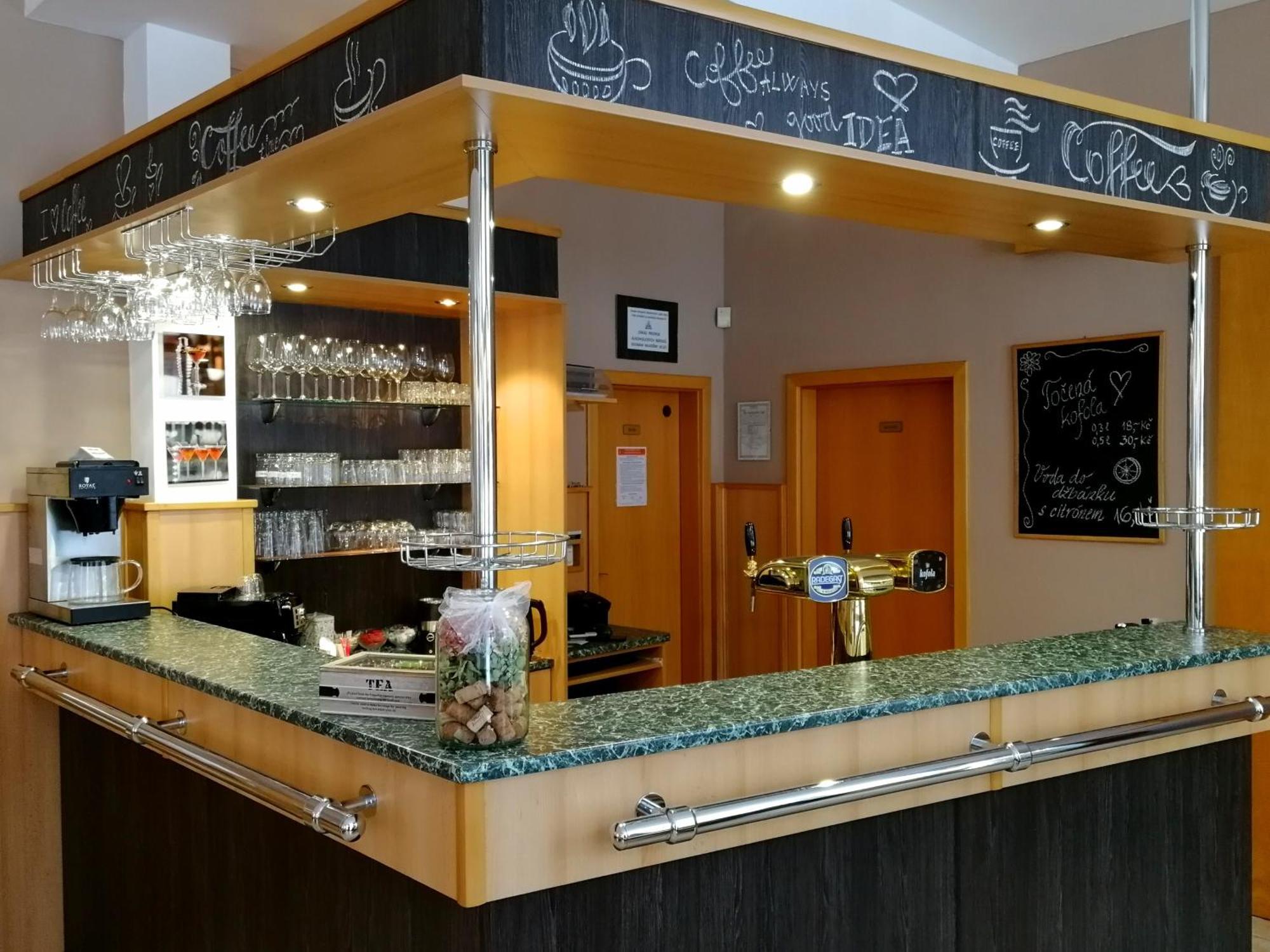 Vzdelavaci Stredisko A Hotel Varnsdorf Luaran gambar